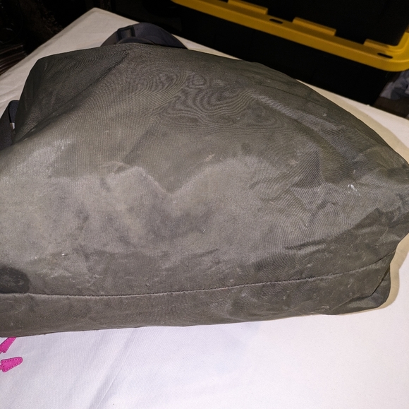 Esprit Duffle Bag - Picture 4 of 5